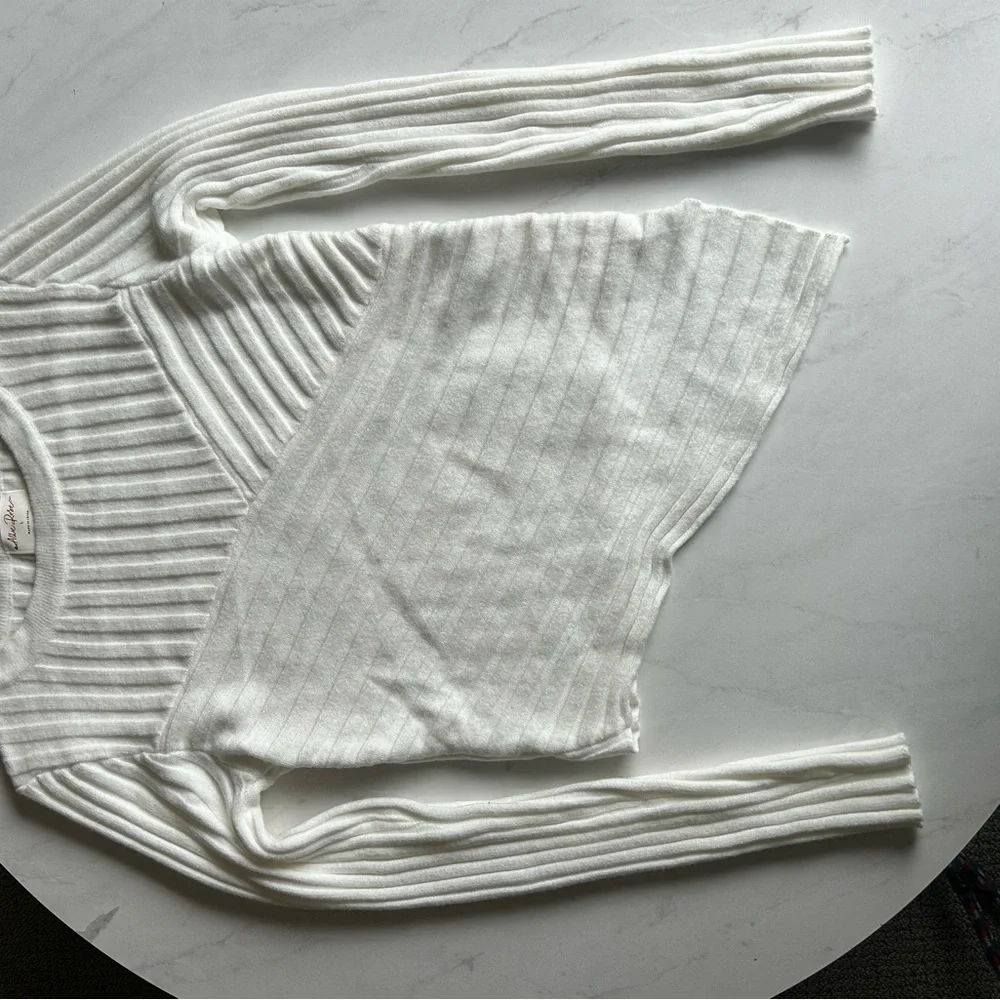 Chic White Ribbed Sweater - Picture 6 of 11